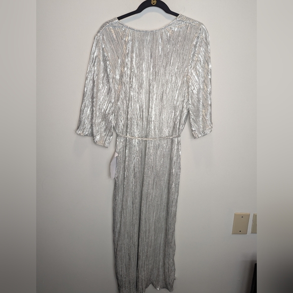 Never Fully Dressed Women's Silver Plisse Midi Dress XXL NWT Maximalist Chic - Picture 13 of 16